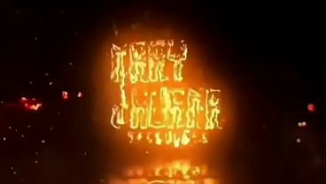 Bbw fumando e passando óleo nos peitoes